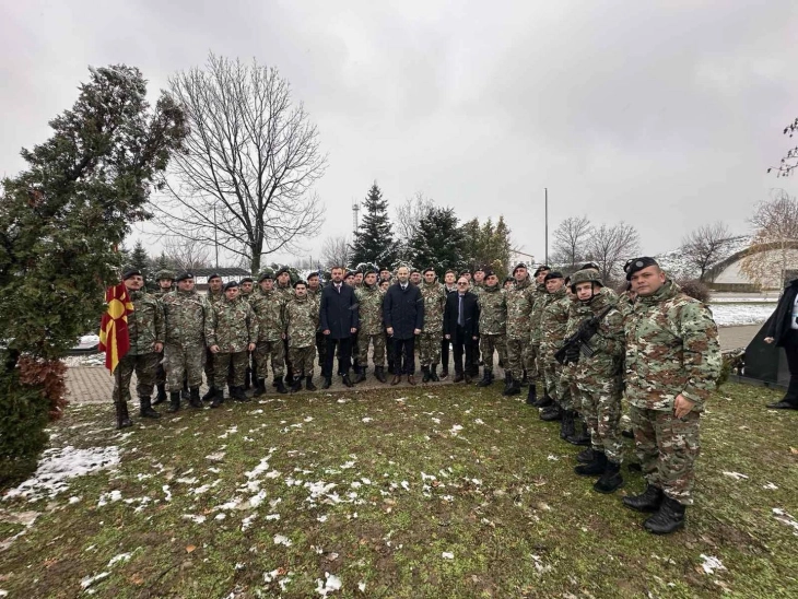 Misajlovski visits Macedonian soldiers participating in EUFOR-ALTHEA operation 