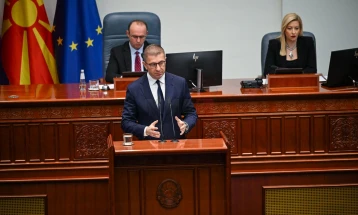 Mickoski: Qeveria do të vazhdojë të subvencionojë faturat e energjisë elektrike, ndërsa kopshtet dhe shkollat janë prioriteti ynë, në vend të pagave të gjyqtarëve dhe prokurorëve
