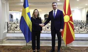 Зајакнување на билатералната соработка и евроинтеграциите во фокусот на средбата на Мицкоски со Розенкранц