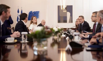 Поддршката за Украина, европската конкурентност и миграцијата во фокусот на средбата Мицотакис-Мецола