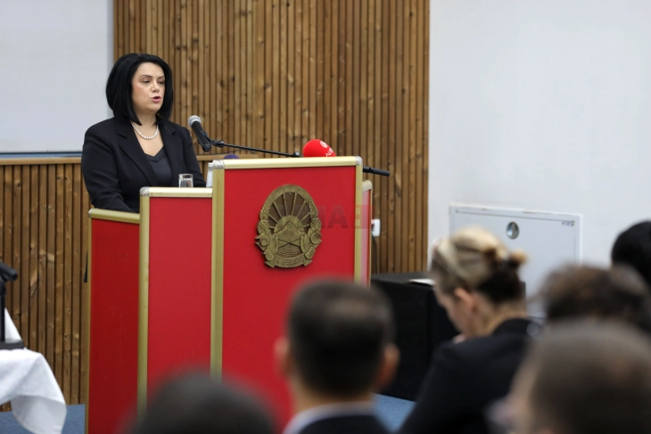 Петрова: Нето наплатата на даноците и социјалните придонеси годинава до крајот на октомври достигна 3, 6 милијарди евра, околу 260 милиони евра повеќе отколку лани