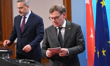 Фидан: Турција е подготвена повторно да биде домаќин на мировни преговори меѓу Русија и Украина