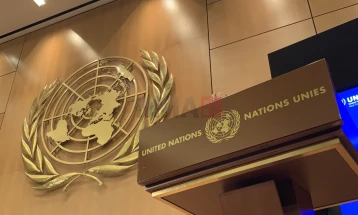 Agjencitë e KB-së i bënë apel Uashingtonit t'u lejojë azkilkërkuesve qasje në SHBA