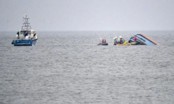 Најмалку 19 мртви при превртување на брод на езерото Маи-Ндомбе во ДР Конго