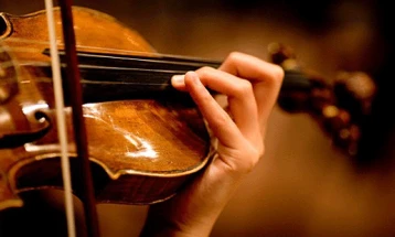 Во Велика Британија украдена виолина стара околу 280 години