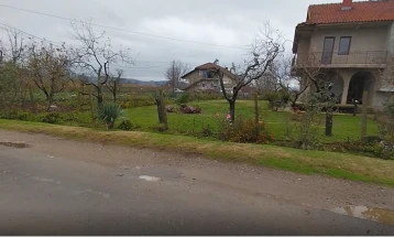 Водата од поплавените места на Чешиново – Облешево се повлекува, сега најпотребна е чиста вода за пиење