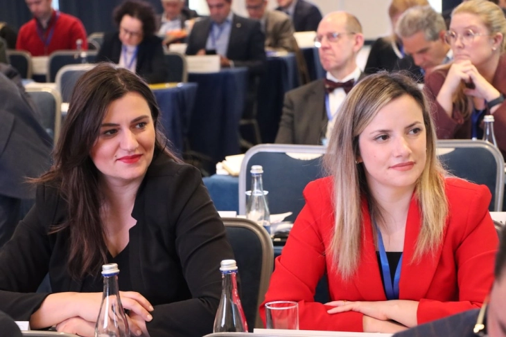 Пратеничката Моника Зајкова ја предводи Мисијата на ПС на ОБСЕ за набљудување на предвремените изборите во Киргистан