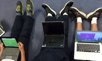 Издадени приближно 40.000 студентски ваучери за електронски уреди, рокот за аплицирање е до 20 декември