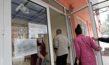 Во третиот квартал годинава 10 033  слободни работни места