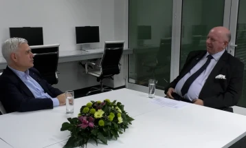 Тони Стојановски во Бизнис клуб: Ризици и проблеми секогаш ќе има, но со отворен дијалог тие можат да се менаџираат и да се претворат во можности за ефективност, ефиканост, раст и  развој