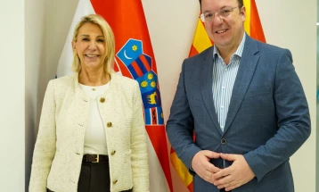 Takim i Nikolloskit me ambasadoren kroate Tiganj - ndërtimi i hekurudhës së shpejtë të Korridorit 10 parakusht për transport të shpejtë dhe efikas