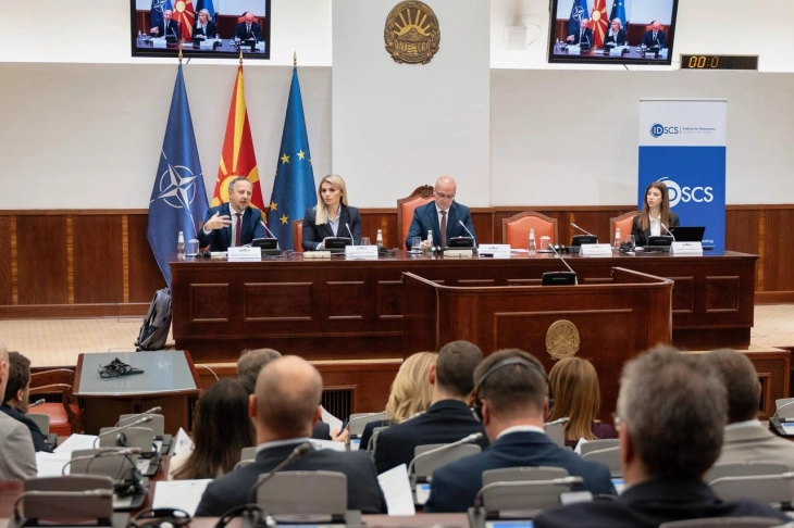 Дебата во Собранието: Берлинскиот процес го олеснува процесот на пристапување во ЕУ, но нашиот пат кон Унијата не се реализира само преку иницијативи