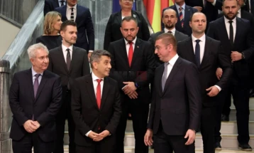 До Собранието пристигнати предлозите од Владата за новите министри од ВРЕДИ на местата на Меџити и Муртезани