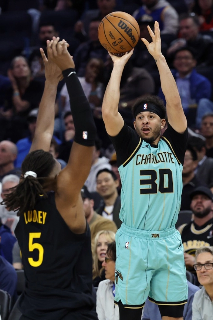 Сет Кари потпишува договор со Голден Стејт