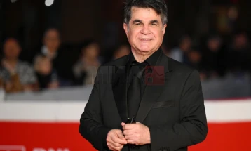 Иран го осуди наградуваниот режисер Панахи на една година затвор