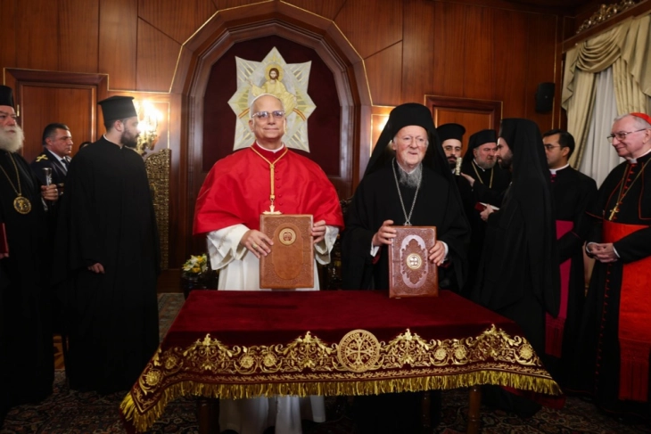 Лав XIV и Вартоломеј сакаат дијалог, но што е со верниците?