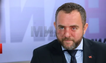 Ministri Toshkovski në Konferencën kombëtare për sigurinë e komunikacionit në vetëqeverisjen lokale