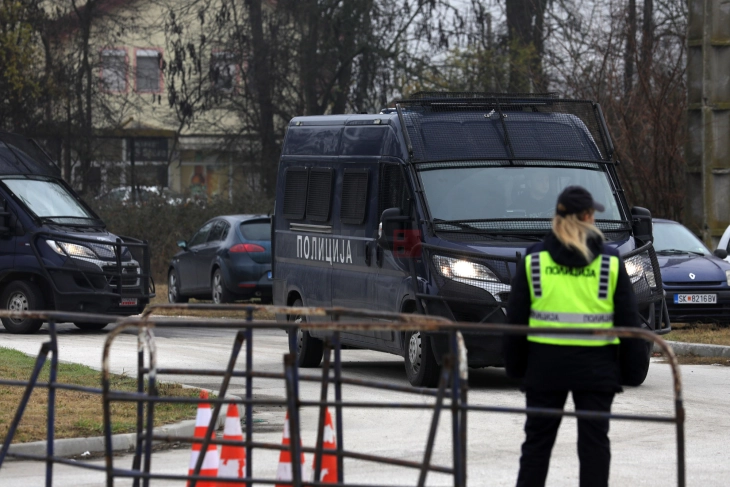 Пронајдени 13 мобилни телефони во затвор кај обвинет за „Пулс“, судењето продолжува