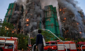 Приведени 15 лица под сомнение за убиство од небрежност во пожарот во Хонг Конг, соопшти полицијата 