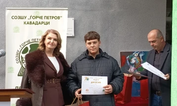 Во Земјоделското училиште во Кавадарци наградени учениците кои произвеле најквалитетни вина во домашни услови