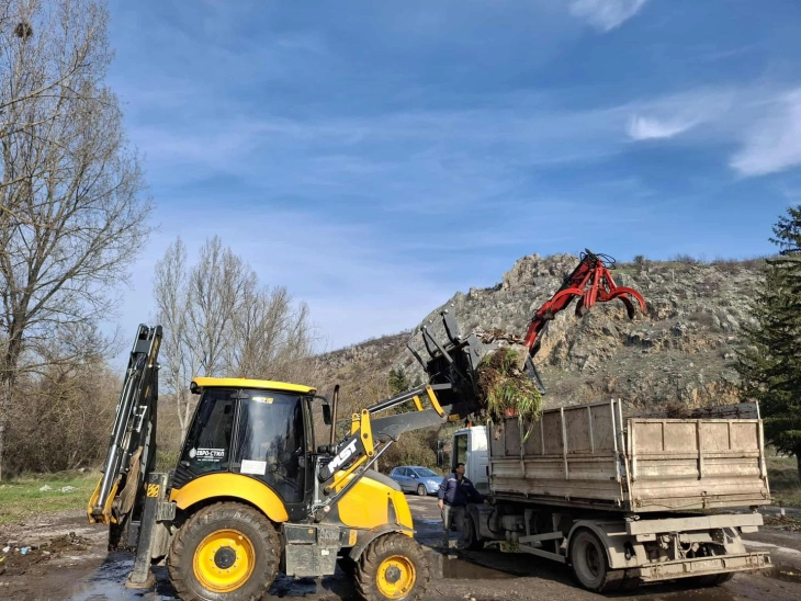 Акција за расчистување на „дивата“ депонија кај поранешен хотел „Ку-Ба“