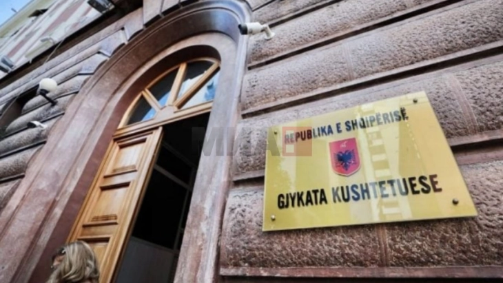 Gjykata kushtetuese në Shqipëri vendosi të debatojë kërkesën e qeverisë për rastin 