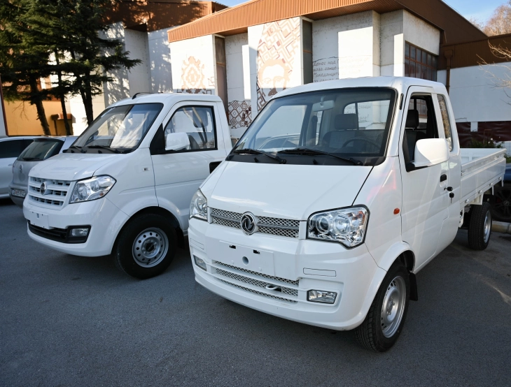 Струга доби две возила за собирање отпад во тесните улички на центарот на градот