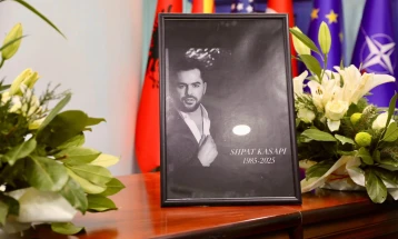 Në mbledhjen komemorative të mbajtur në Komunën e Çairit, u nderua jeta dhe vepra e Shpat Kasapit