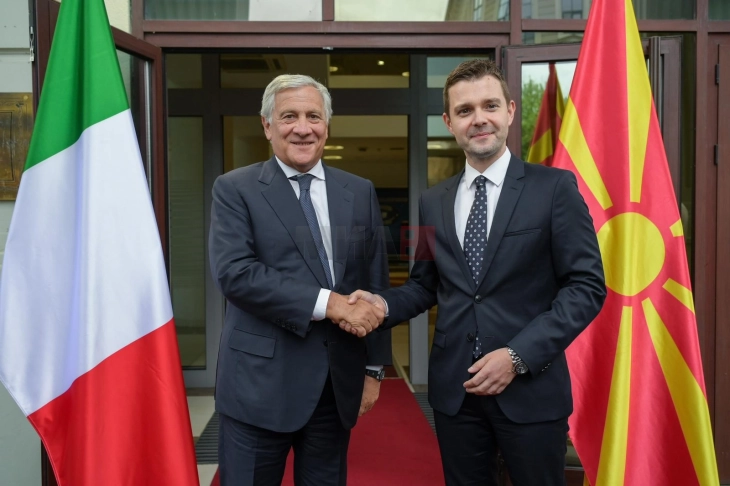 Mucunski: Së bashku me ministrin italian të Punëve të Jashtme, Tajani, do të organizojmë një diskutim shumë të rëndësishëm për Korridorin 8