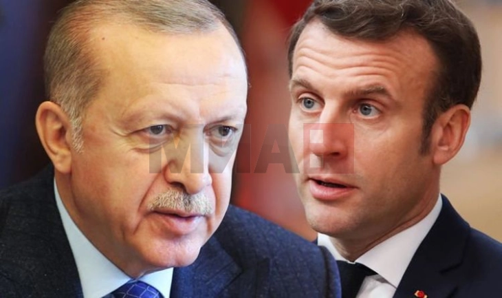 Erdogan dhe Makron biseduan në telefon për Ukrainën dhe krizën rajonale