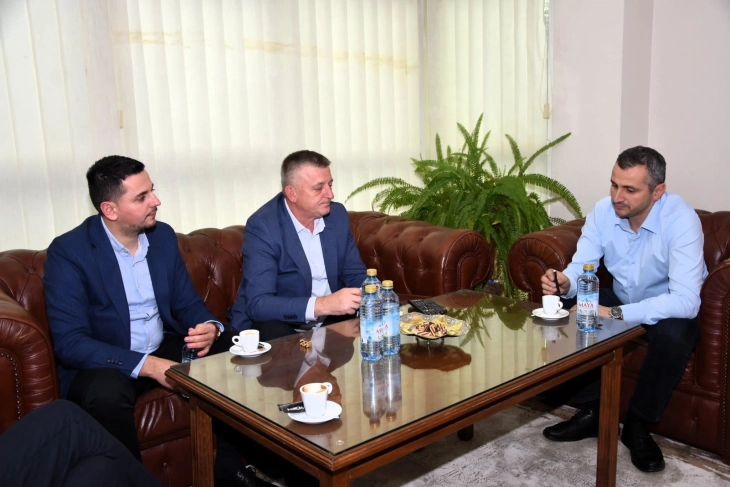 Градоначалникот на Пешкопеја во посета на Дебар