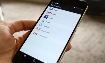 Српскиот омбудсман изјави дека е завршен закон со кој ќе се забрани употреба на мобилни во основните и средните училишта