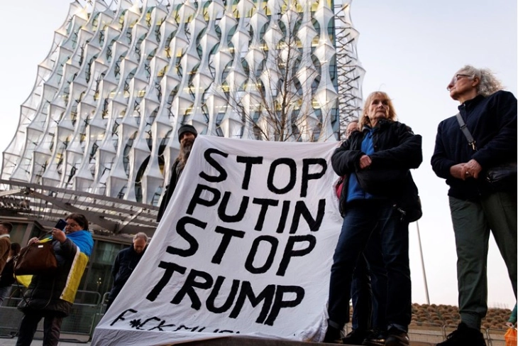 Анкета: Речиси половина од Европејците го сметаат Трамп за непријател, има висок ризик од војна со Русија