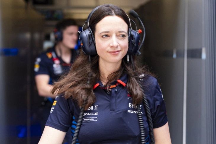 Верстапен: Ред Бул има целосна доверба во главниот стратег Шмиц