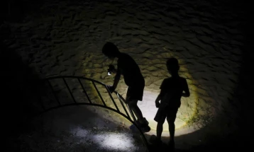 Десетици илјади Украинци останаа без струја по руските напади врз Херсон и Одеса