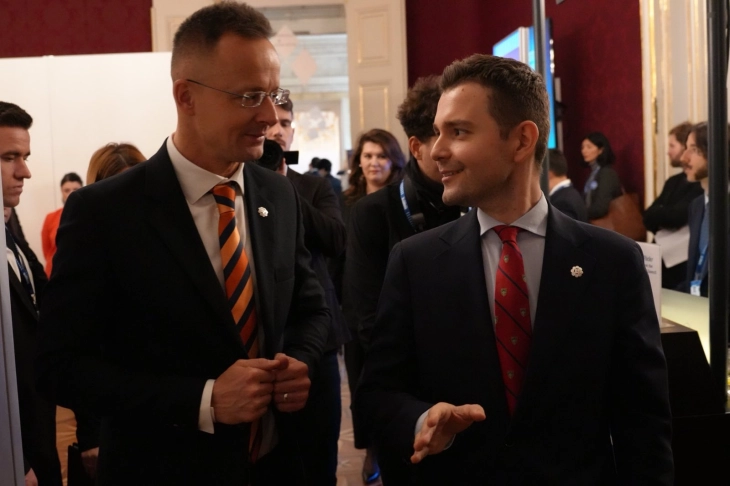 Mucunski meets Szijjártó on sidelines of OSCE ministerial meeting in Vienna