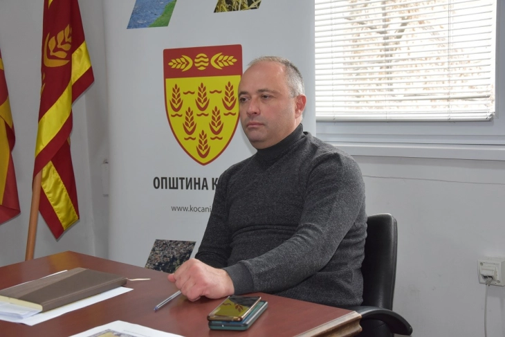 Градоначалникот Грозданов се сретна со станарите од Трговскиот центар блок А во Кочани