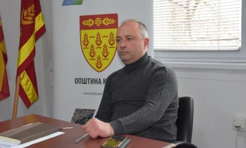 Градоначалникот Грозданов се сретна со станарите од Трговскиот центар блок А во Кочани