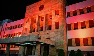 Собранието обоено во портокалова боја по повод светската кампања „16 дена активизам против родово базирано насилство“