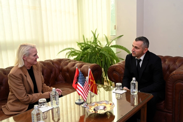 Американската амбасадорка Агелер во посета на Дебар