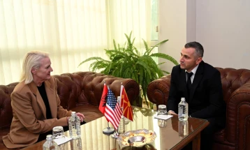 Американската амбасадорка Агелер во посета на Дебар