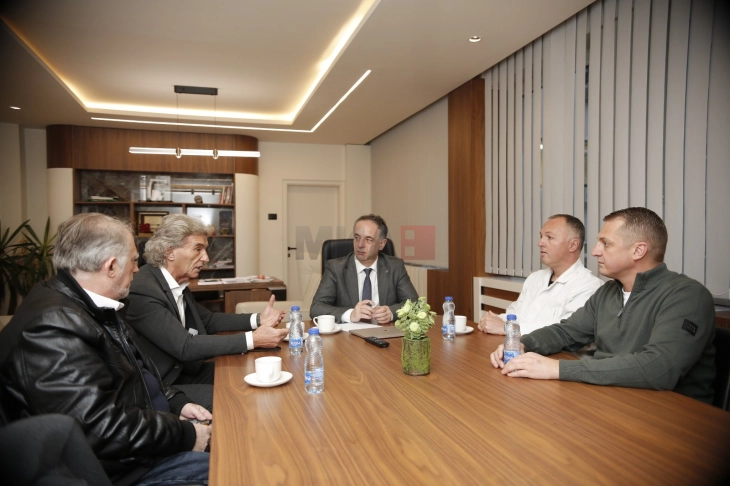 Aliu: Me sindikatat jemi në të njëjtën anë, bashkëpunojmë për përmirësimin e statusit të punonjësve shëndetësorë