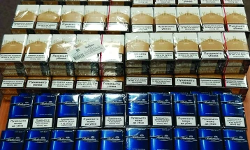 Царината заплени лекови, девизи, цигари, алкохолни пијалоци, верски предмети...