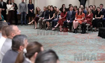 Vazhdon mbështetja e Korpusit paqeruajtës amerikan në ndërtimin e mjedisit shkollor më gjithëpërfshirës dhe përforcimin e aftësive gjuhësore të nxënësve