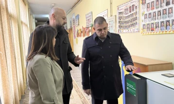 Поставени прочистувачи на воздух во четири основни училишта и двете градинки во Струмица