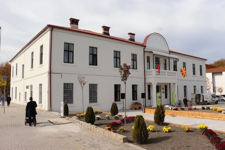 МВР: Поведена прекршочна постапка против градоначалникот на Струга за неупотреба на државното знаме