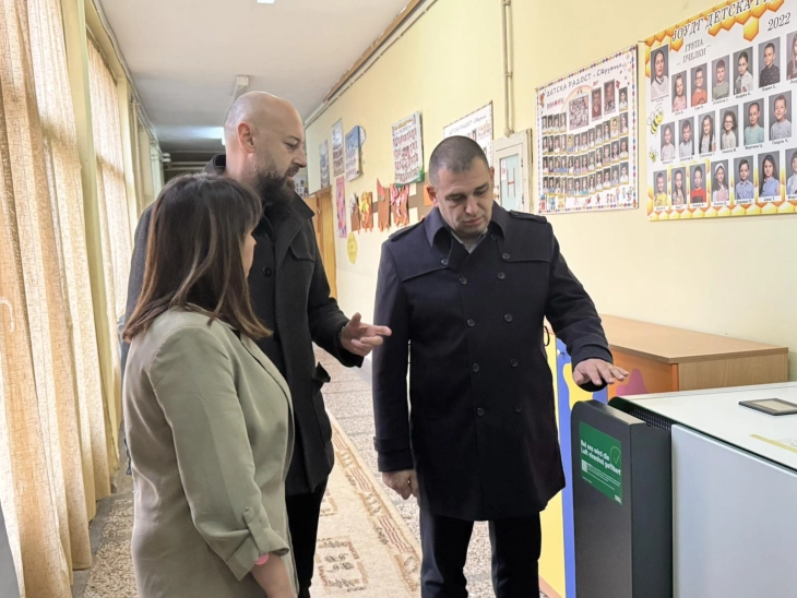 Strumica mayor champions clean air for kids: Local schools, preschools get heavy-duty air purifiers