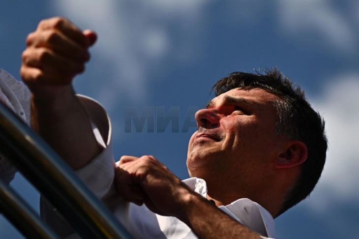 Најстариот син на Болсонаро најави кандидатура за претседател на Бразил