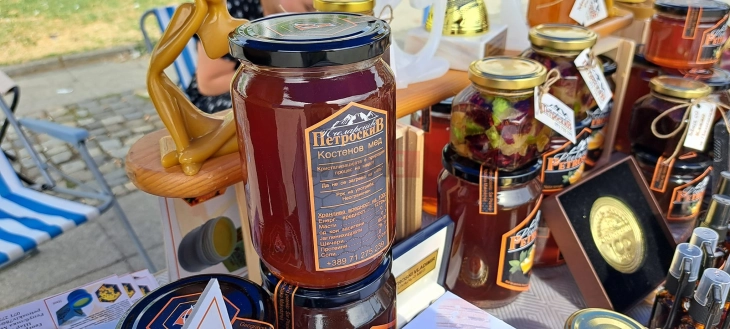 Tetova nikoqir i garës ndërkombëtare për cilësinë e mjaltit