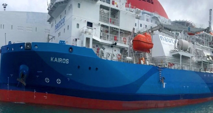 Бугарија се бори со невремето за да спаси екипаж од танкер оштетен од дрон во Црното Море